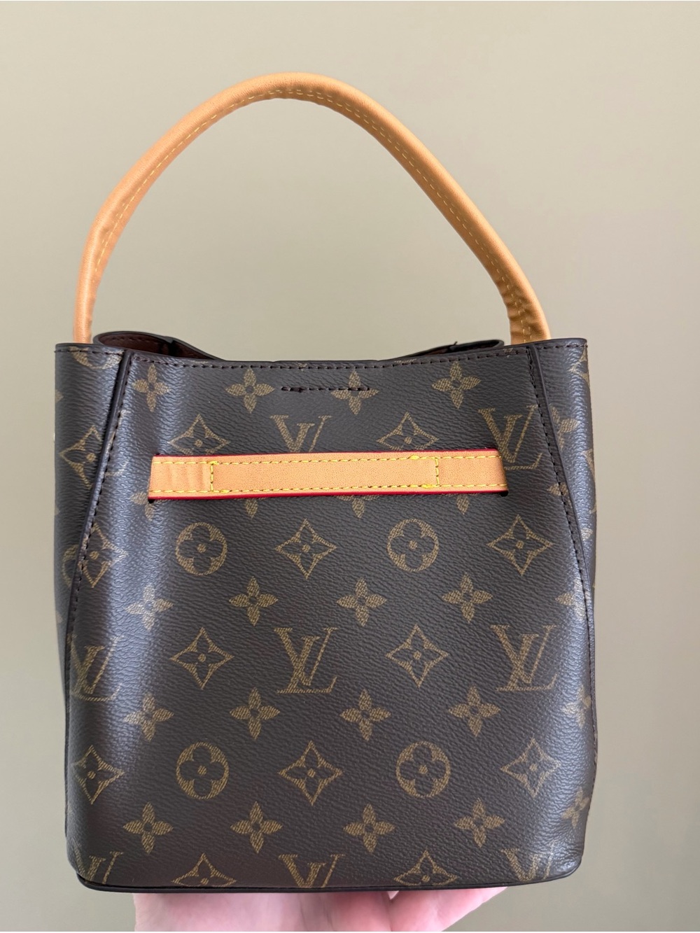 Handbag - Picture 6 of 10
